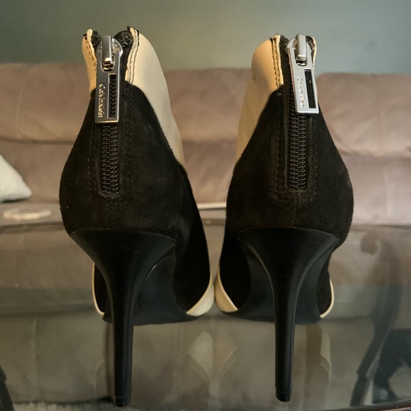 NWT Women’s Calvin Klein Black Booties Size 6 - Picture 4 of 4